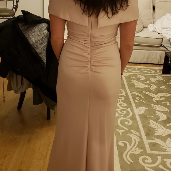 Xscspe Off the shoulder ruched gown - Picture 3 of 6
